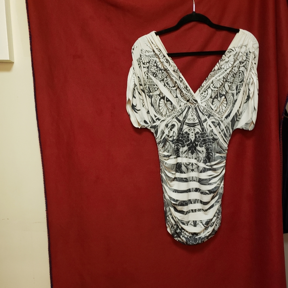 90"S Love T bohemian double deep V top- scrunch sides- medium-gently pre-luved